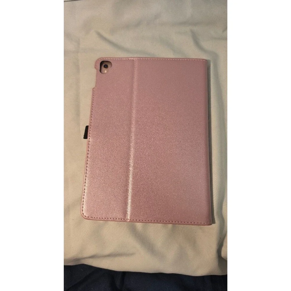 Apple iPad (5th Gen) 32GB 9.6
